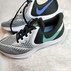 Womens Nike Air Zoom Winflo 6 Sapphire Hyper Jade  size 8
